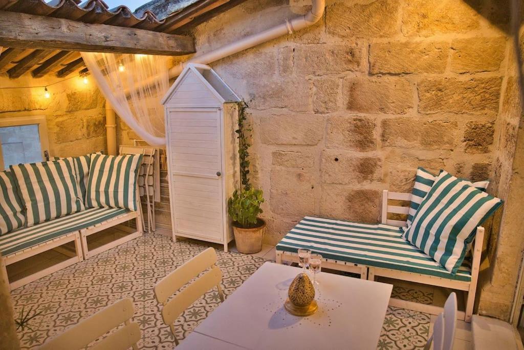 Appartement-Terrasse Centre Historique Uzes Exterior photo